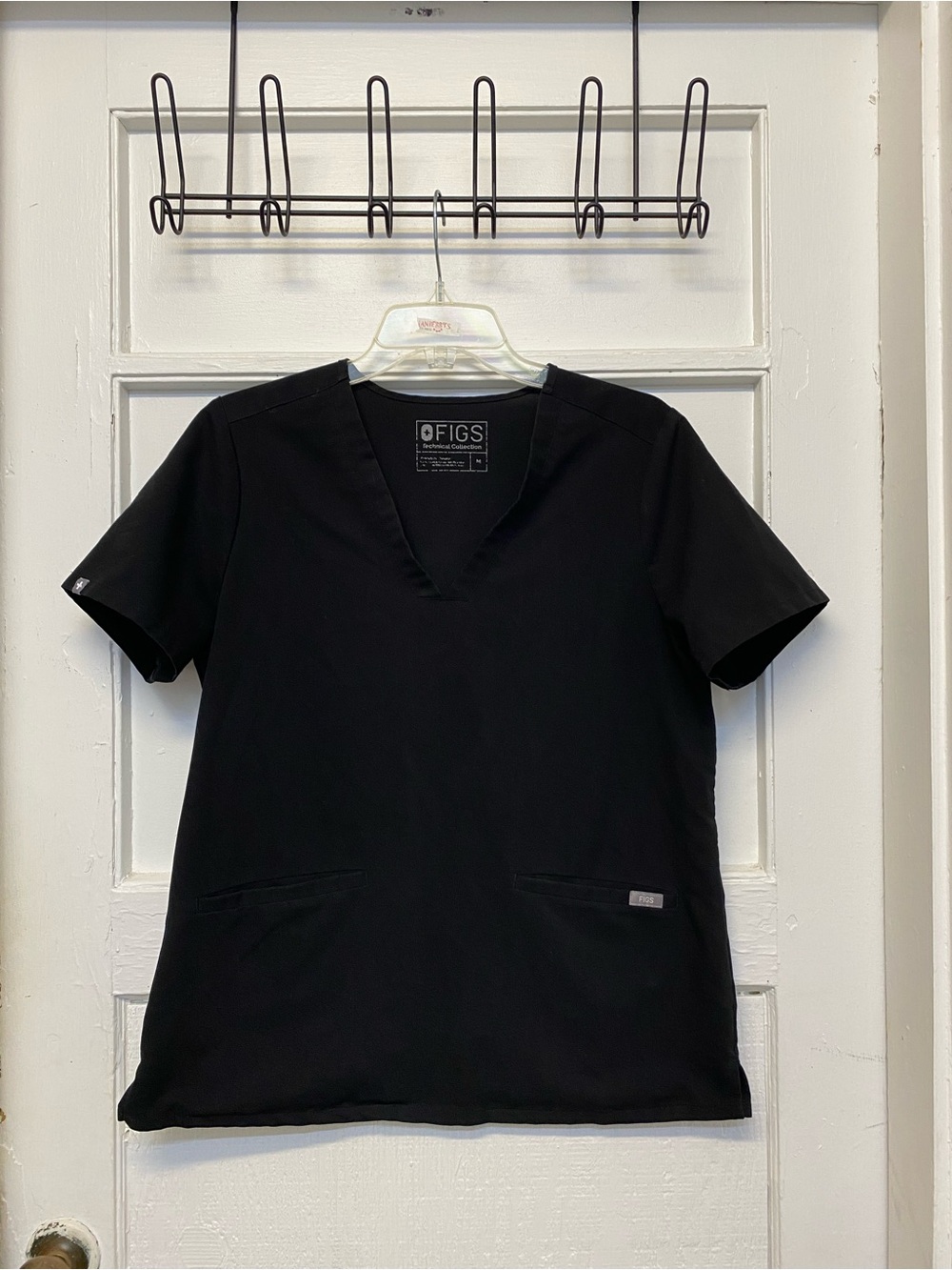 Figs  Casma Two Pocket Scrub Top Women's Size medium Black